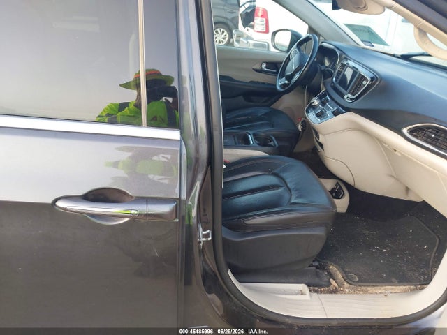 2C4RC1BG9LR114717 Chrysler Pacifica Touring L