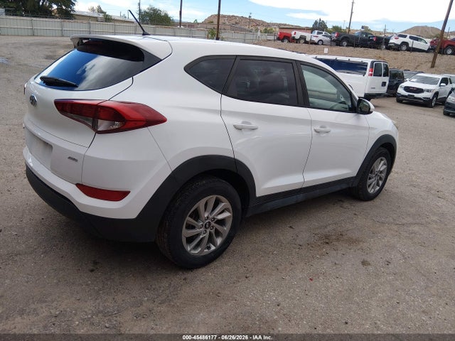 Hyundai TUCSON SE 2018 KM8J2CA4XJU655712 Image 4