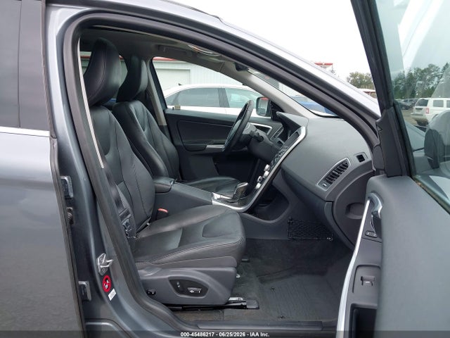 YV4612RKXG2853539 Volvo Xc60 T5 Premier
