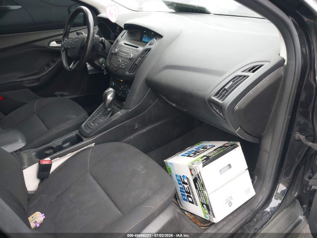 1FADP3K2XGL258473 Ford FOCUS SE