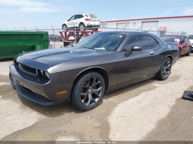 Dodge Challenger Sxt 2014 2C3CDYAG3EH224690 Image 2