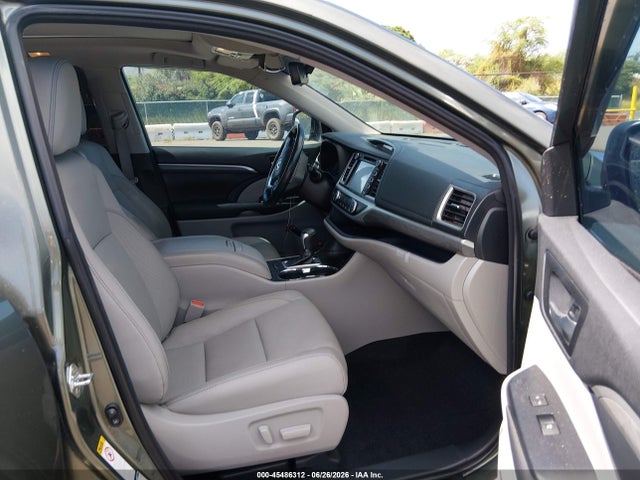 45486312 :رقم المزاد ، 5TDDGRFH1JS043257 vin ، 2018 Toyota Highlander Hybrid Limited مزاد بيع