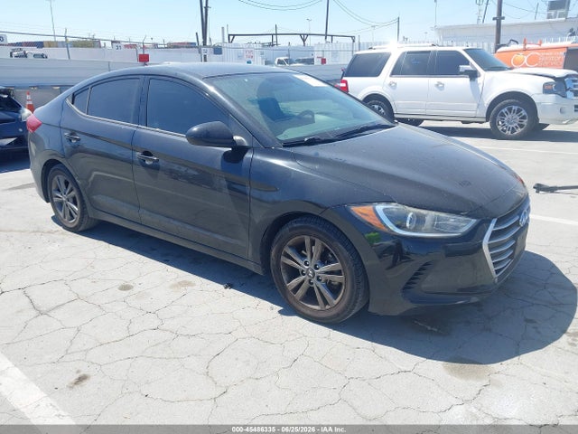 2018 5NPD84LF4JH214821 main image
