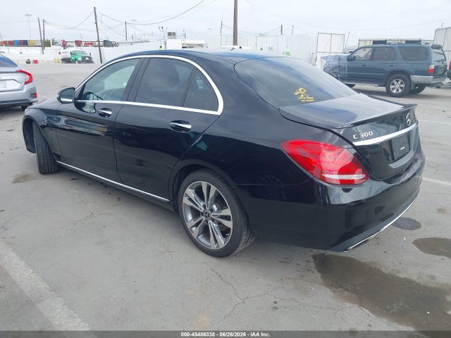Продажа на аукционе авто 2017 Mercedes-benz C 300, vin: 55SWF4JB7HU230114, номер лота: 45486338