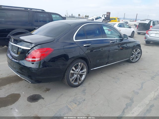 Продажа на аукционе авто 2017 Mercedes-benz C 300, vin: 55SWF4JB7HU230114, номер лота: 45486338