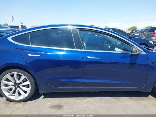 Продаж на аукціоні авто 2018 Tesla Model 3 Long Range/performance, vin: 5YJ3E1EB6JF097853, номер лоту: 45486394