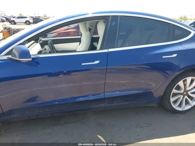 Продаж на аукціоні авто 2018 Tesla Model 3 Long Range/performance, vin: 5YJ3E1EB6JF097853, номер лоту: 45486394