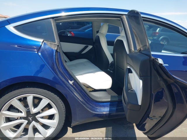 Продаж на аукціоні авто 2018 Tesla Model 3 Long Range/performance, vin: 5YJ3E1EB6JF097853, номер лоту: 45486394