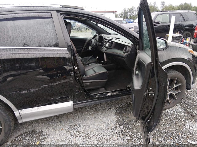 Toyota RAV4 SE 2018 2T3JFREV2JW834635 Image 5