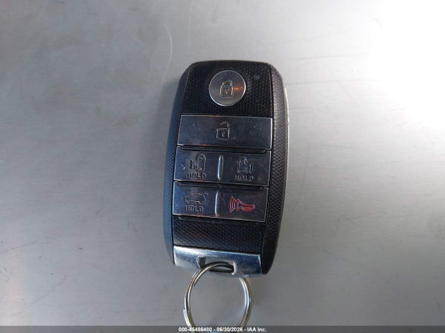 KIA SEDONA LX 2018 KNDMB5C16J6401838 Image 11