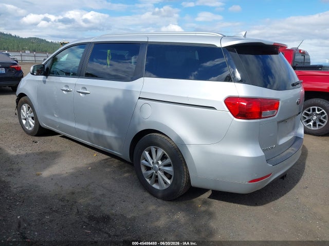 KIA SEDONA LX 2018 KNDMB5C16J6401838 Image 3