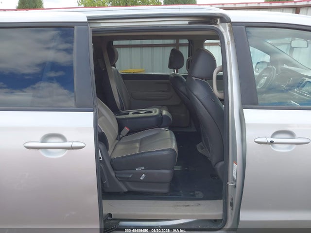 KIA SEDONA LX 2018 KNDMB5C16J6401838 Image 8