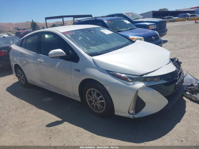 Продажа на аукционе авто 2018 Toyota Prius Prime Premium, vin: JTDKARFP2J3102835, номер лота: 45486543