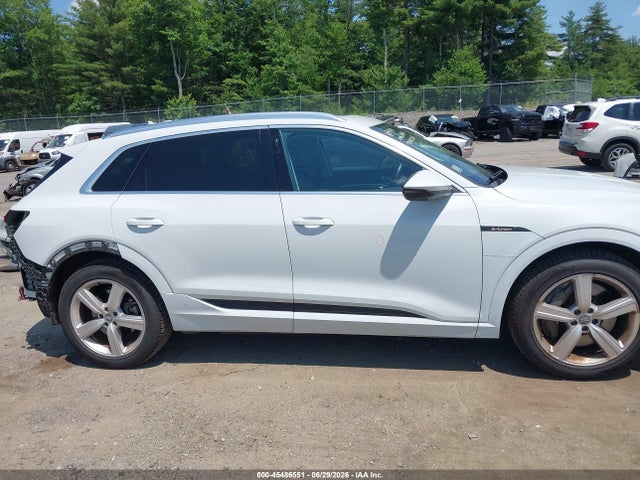 WA1LAAGEXKB022848 Audi E-tron Premium Plus