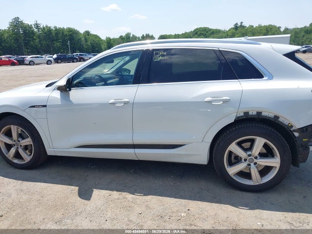 WA1LAAGEXKB022848 Audi E-tron Premium Plus