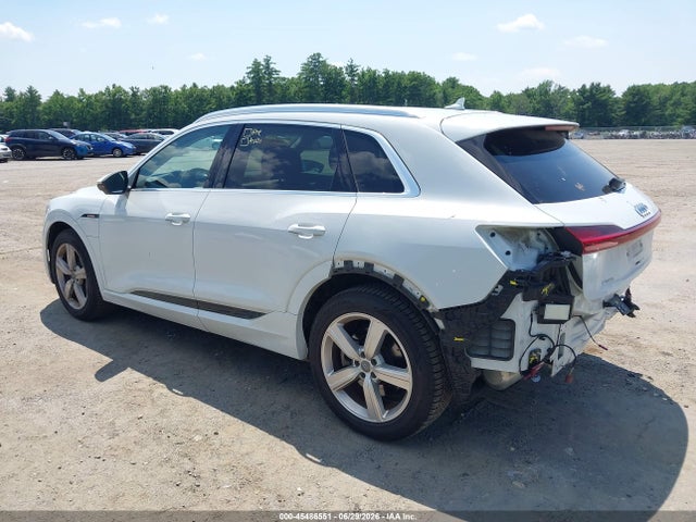 WA1LAAGEXKB022848 Audi E-tron Premium Plus