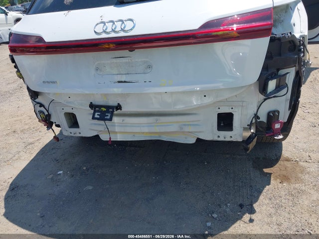 WA1LAAGEXKB022848 Audi E-tron Premium Plus