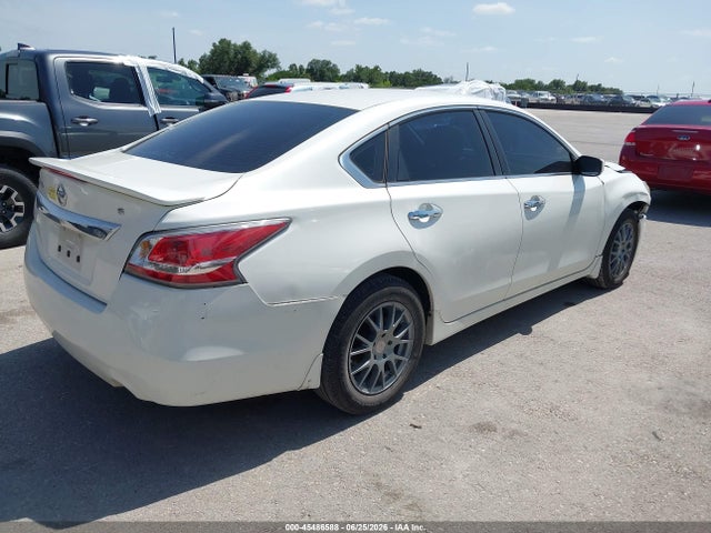 Nissan Altima 2.5 S 2015 1N4AL3AP6FC431559 Image 4