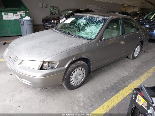45486652 :رقم المزاد ، JT2BG22K8V0090819 vin ، 1997 Toyota Camry Le مزاد بيع