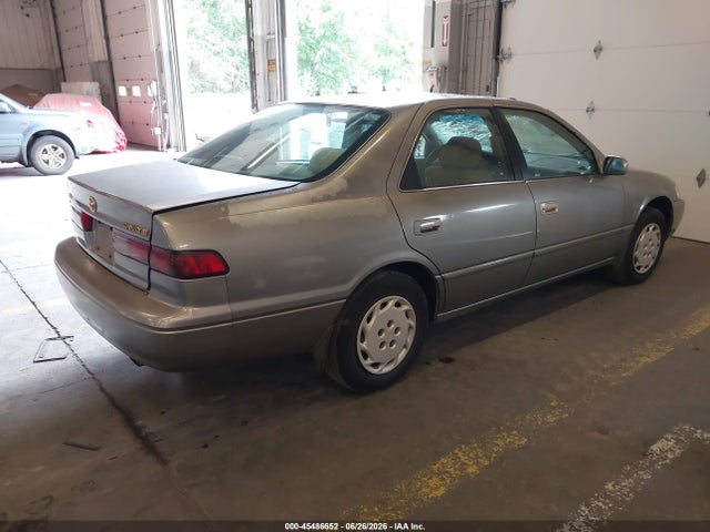45486652 :رقم المزاد ، JT2BG22K8V0090819 vin ، 1997 Toyota Camry Le مزاد بيع