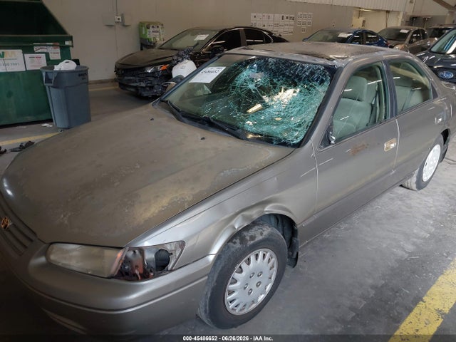 45486652 :رقم المزاد ، JT2BG22K8V0090819 vin ، 1997 Toyota Camry Le مزاد بيع