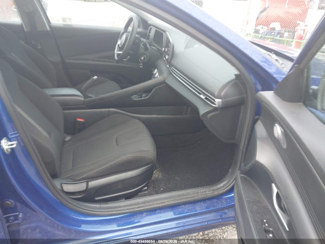KMHLL4DG3SU882257 Hyundai ELANTRA SE