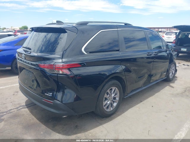 Toyota SIENNA LE 2021 5TDKRKEC8MS037247 Image 4