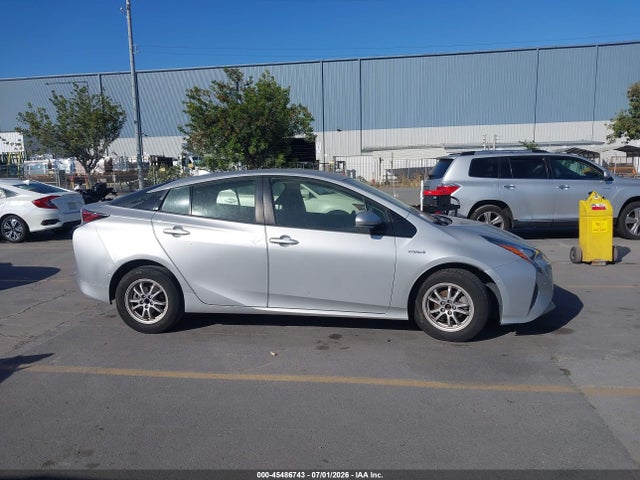 Продажа на аукционе авто 2018 Toyota Prius Three, vin: JTDKARFU3J3067132, номер лота: 45486743