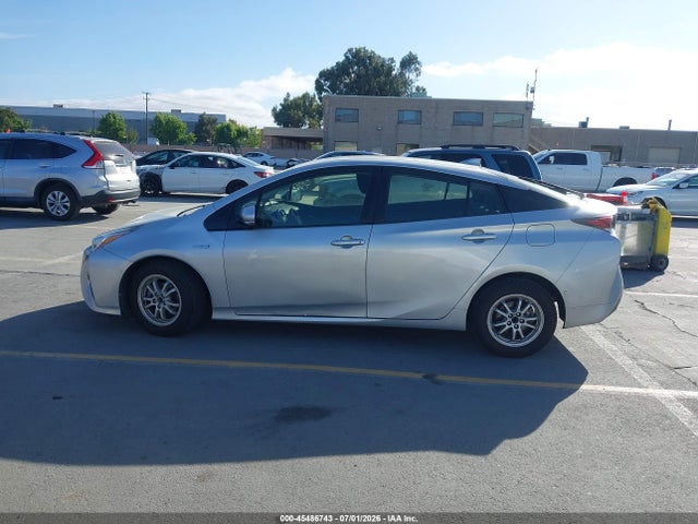 Продажа на аукционе авто 2018 Toyota Prius Three, vin: JTDKARFU3J3067132, номер лота: 45486743