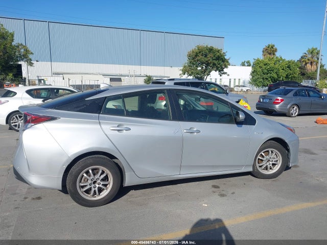 Продажа на аукционе авто 2018 Toyota Prius Three, vin: JTDKARFU3J3067132, номер лота: 45486743