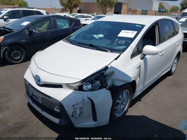 JTDZN3EU2FJ019187 Toyota Prius V Two