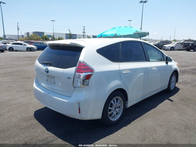 Toyota Prius V Two 2015 JTDZN3EU2FJ019187 Image 4