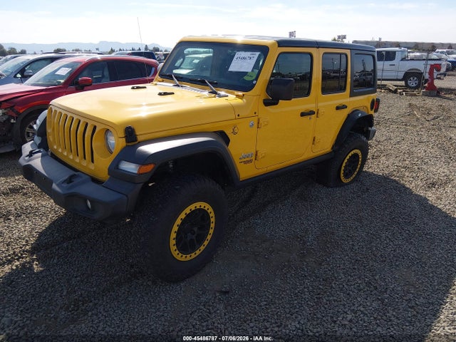 1C4HJXDG8JW281222 Jeep Wrangler Unlimited Sport 4x4