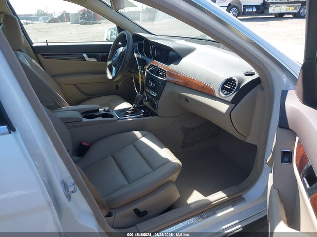 WDDGF4HBXEG219143 Mercedes-Benz C 250 Sport