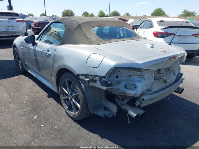 Fiat 124 Spider Lusso 2017 JC1NFAEK3H0101398 Image 3