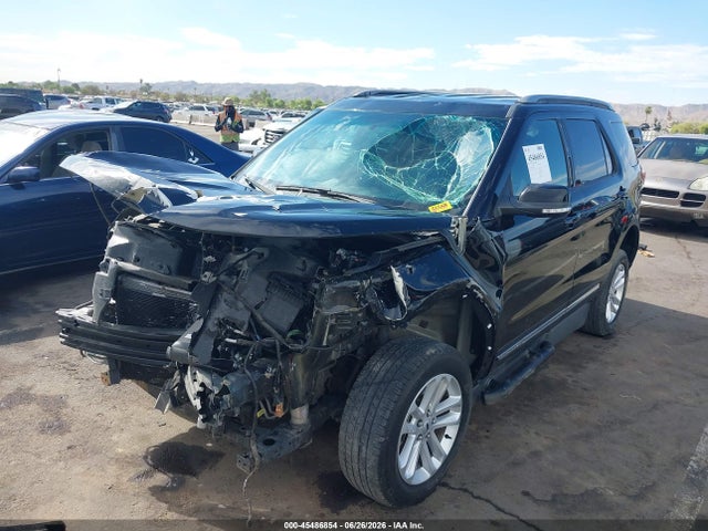 Ford EXPLORER XLT 2017 1FM5K7D82HGB83411 Image 2