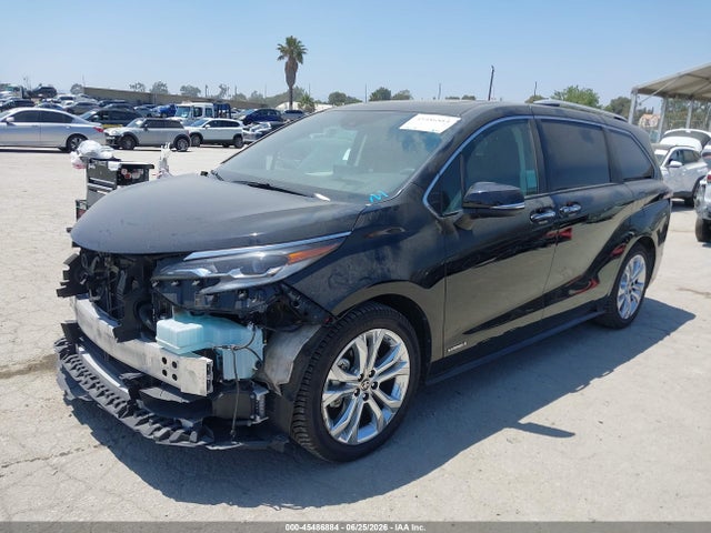Toyota Sienna Platinum 2021 5TDERKEC2MS006220 Image 2