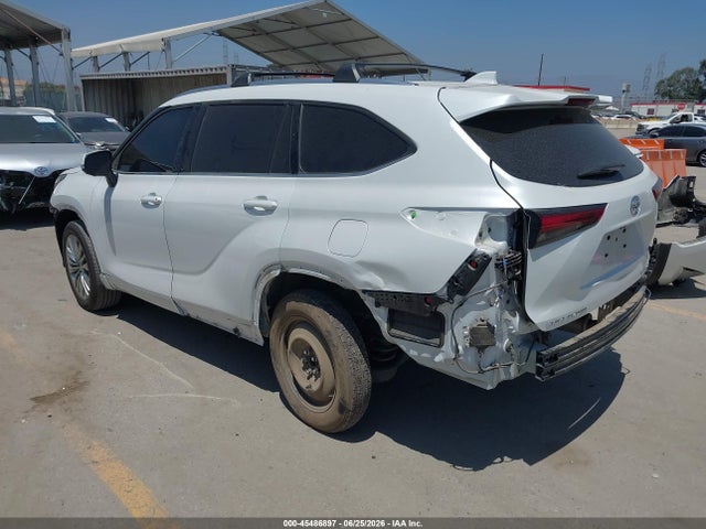Toyota Highlander Platinum 2023 5TDKDRAH9PS509601 Image 3