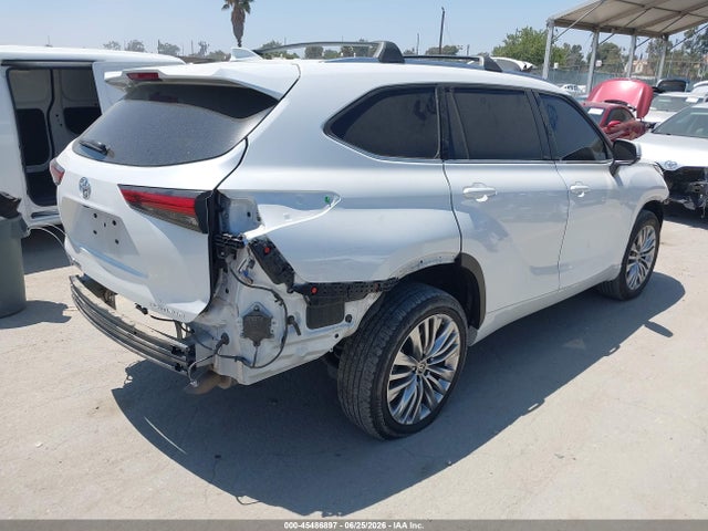 Toyota Highlander Platinum 2023 5TDKDRAH9PS509601 Image 4
