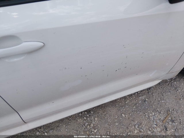 5YFB4MDE3RP105922 Toyota COROLLA LE
