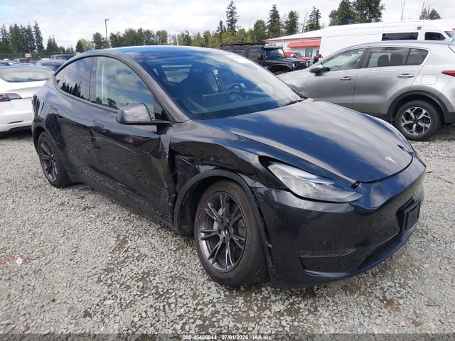 Auction sale of the 2025 Tesla Model Y Long Range Dual Motor Rear-wheel Drive, vin: 7SAYGDED0SF313297, lot number: 45486944