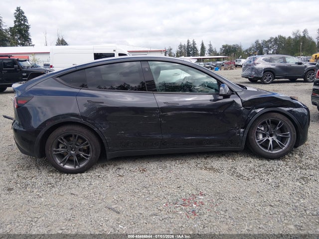 Продажа на аукционе авто 2025 Tesla Model Y Long Range Dual Motor Rear-wheel Drive, vin: 7SAYGDED0SF313297, номер лота: 45486944