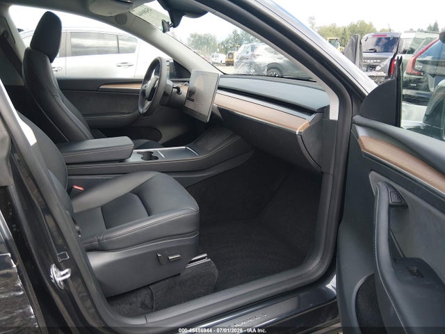 Продажа на аукционе авто 2025 Tesla Model Y Long Range Dual Motor Rear-wheel Drive, vin: 7SAYGDED0SF313297, номер лота: 45486944