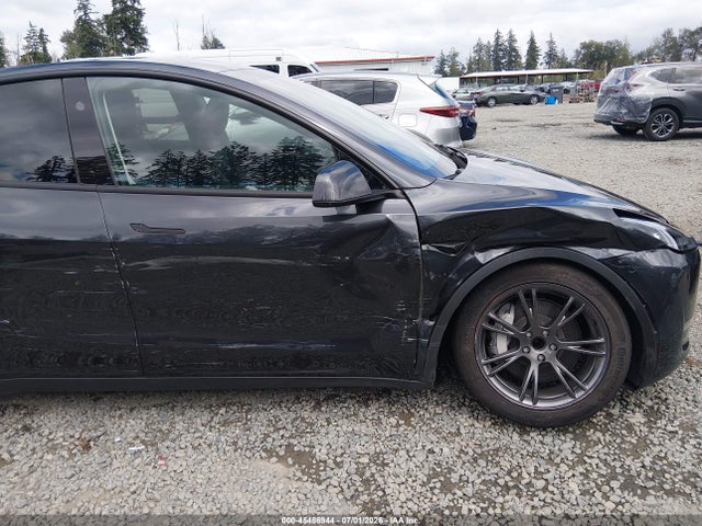 Продажа на аукционе авто 2025 Tesla Model Y Long Range Dual Motor Rear-wheel Drive, vin: 7SAYGDED0SF313297, номер лота: 45486944