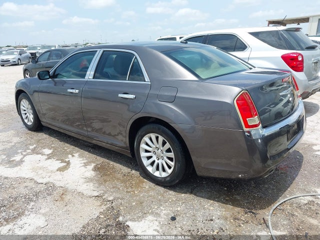 Chrysler 300 2014 2C3CCAAGXEH200283 Image 3