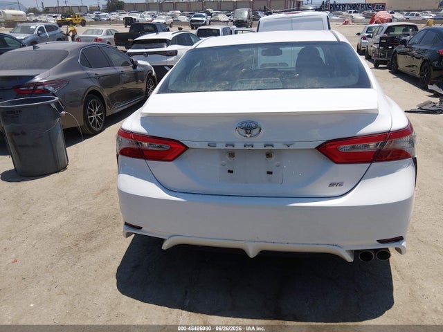 Toyota CAMRY SE 2018 4T1B11HK0JU068340 Image 16