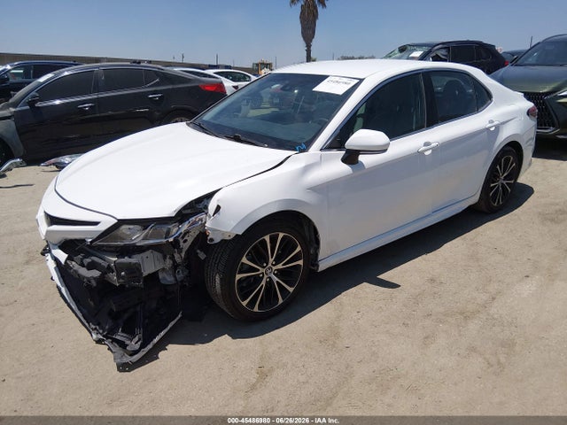 Toyota CAMRY SE 2018 4T1B11HK0JU068340 Image 2