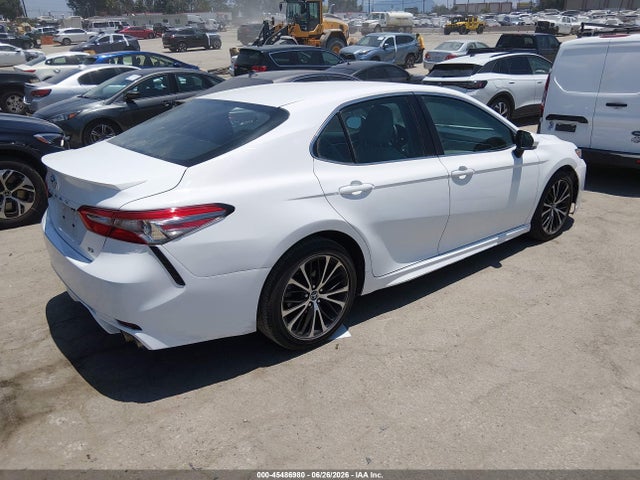 Toyota CAMRY SE 2018 4T1B11HK0JU068340 Image 4