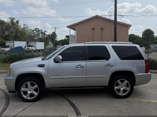 2011 Cadillac Escalade Premium მანქანა იყიდება აუქციონზე, vin: 1GYS4CEF3BR244701, აუქციონის ნომერი: 45487011