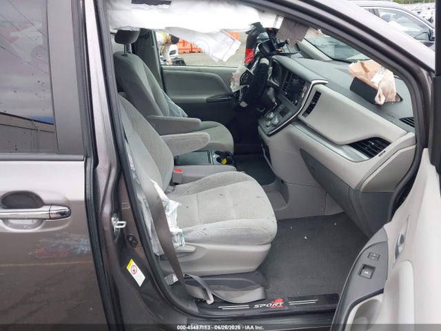 Продаж на аукціоні авто 2019 Toyota Sienna Le 8 Passenger, vin: 5TDKZ3DC2KS987138, номер лоту: 45487113